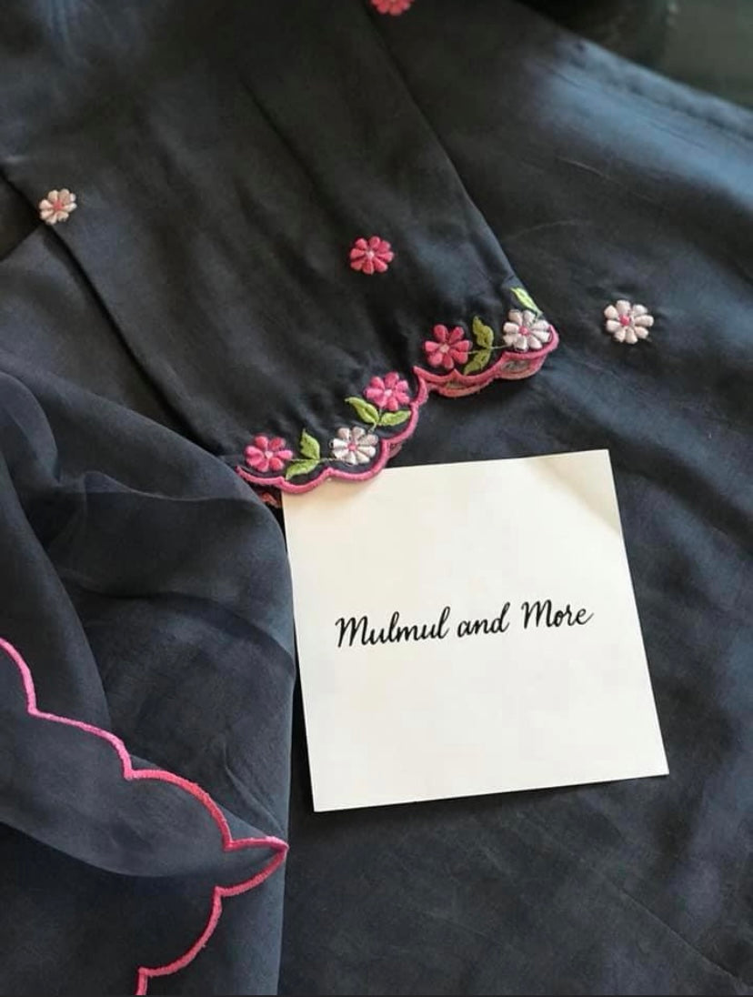 Mulmul | Luxury - Twinkling Flowers On Charcoal Grey
